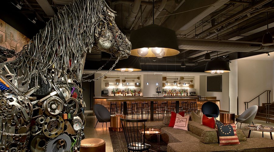 Revere Hotel Boston Common Rooftop Lobby Bar